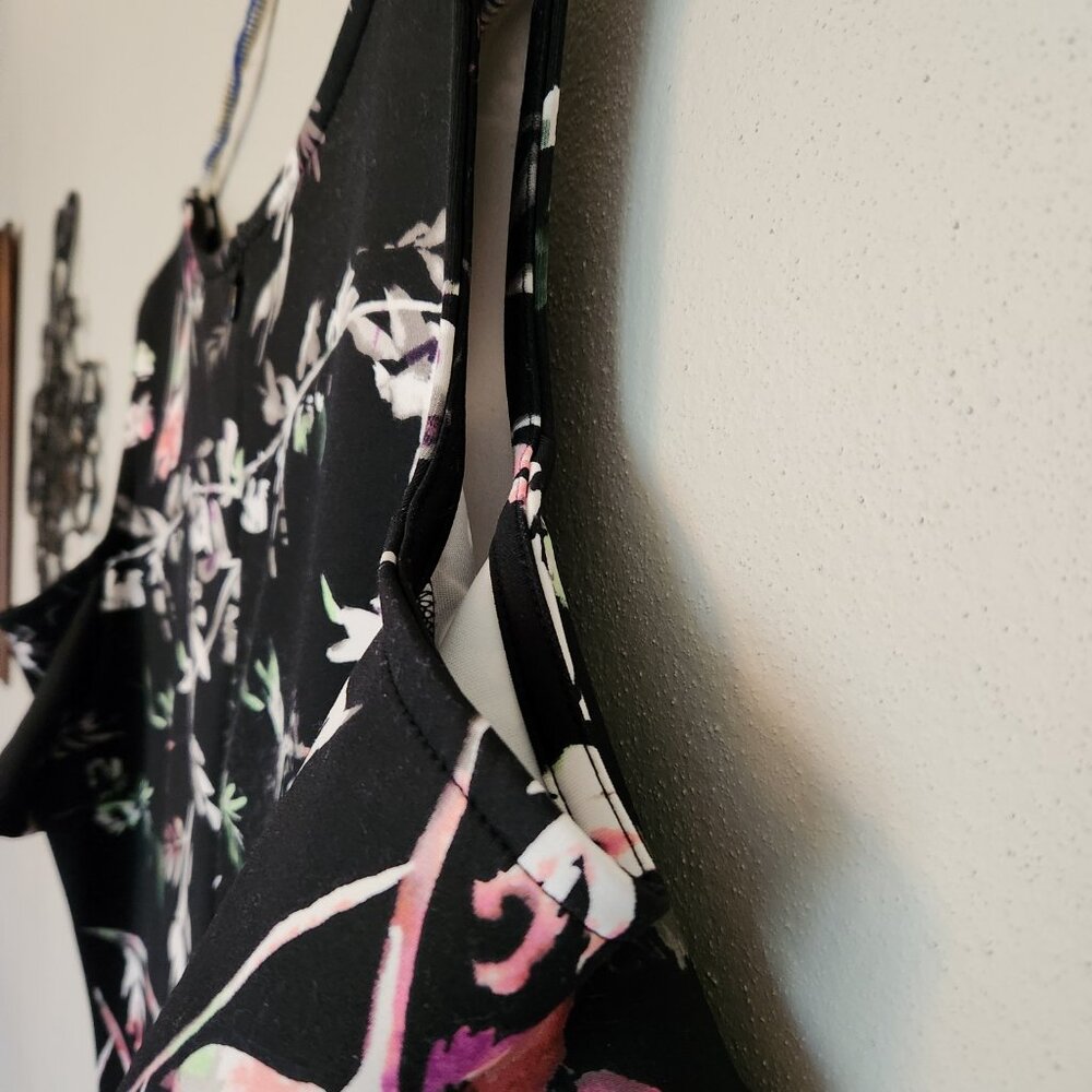 Dress - Picture 5 of 5